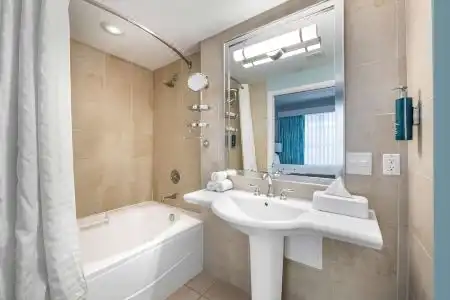 Hilton Vacation Club Crescent on South Beach Miami - 19