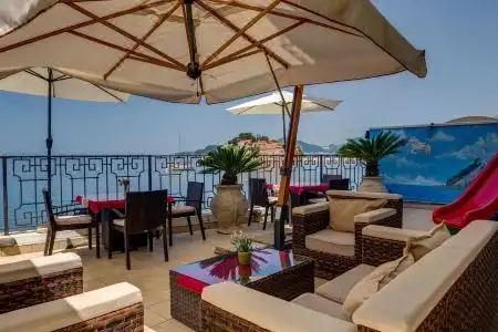 Montesan Beach Apartments - 5