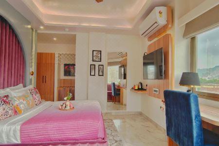 Sarang Palace - A Luxury Boutique - 149