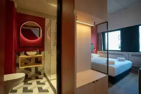 Via Suites - 2