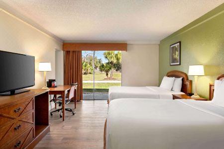 Baymont by Wyndham Daytona Beach/Intl Speedway - 9