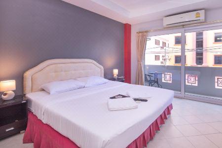 Robin's Nest Guesthouse & Restaurant - 1