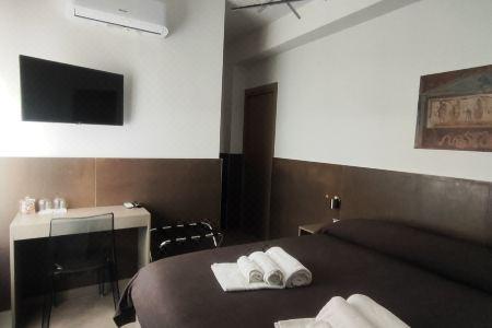 Cloister Inn - 9