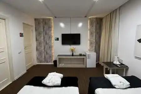 Io Mini-Hotel - 4