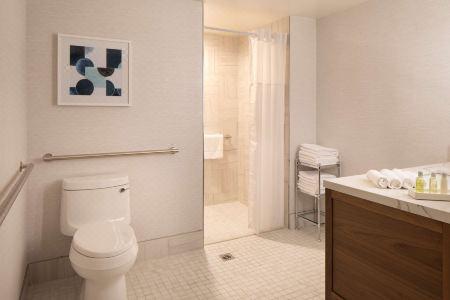 Hilton - 49