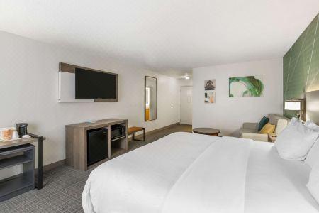 Comfort Inn & Suites Louisville Airport Fair & Expo - 25