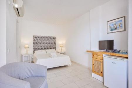 Lagoon Luxury Suites - 20