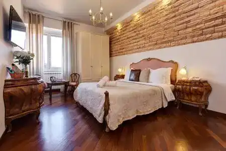 Little Rhome Suites - 3