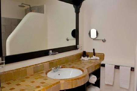 Borjs Suites & Spa - 88