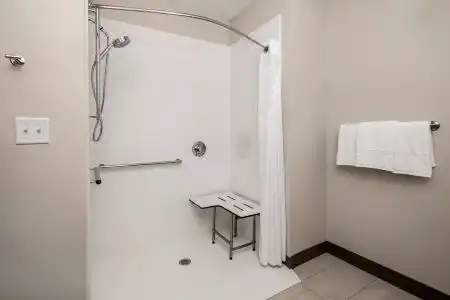 Holiday Inn Express & Suites FT MYERS BEACH-SANIBEL GATEWAY by IHG - 15