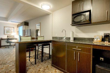 Holiday Inn Express & Suites CARLSBAD BEACH by IHG - 17