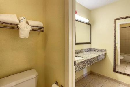 Stayable Orlando at Florida Mall - 11