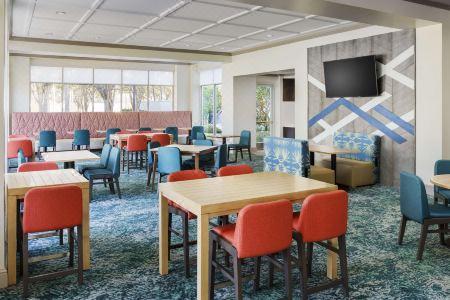Hilton Garden Inn Orlando at SeaWorld - 9