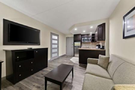 Best Western Plus Toronto North York & Suites - 19