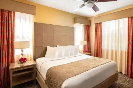 Floridays Orlando Two & Three Bed Rooms Condo Resort - 11