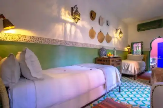 Riad Kaiss by Anika - 45