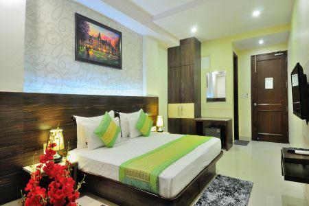 Sky Rich International -Near to Famous Karol Bagh Market & Metro Station - 7
