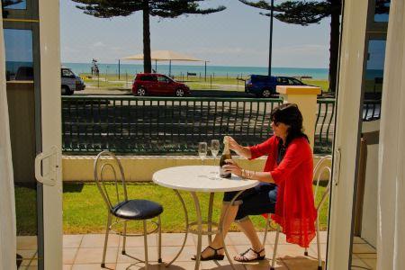 Beachfront Motel - 33