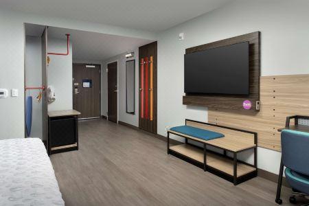 Home2 Suites by Hilton Miami Airport South Blue Lagoon - 56