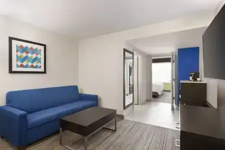 Holiday Inn Express & Suites SARASOTA EAST - I-75 by IHG - 33