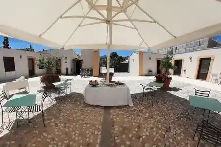 Villa del Gattopardo Suites & Spa - 9