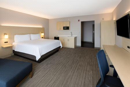 Holiday Inn Express & Suites FT MYERS BEACH-SANIBEL GATEWAY by IHG - 25