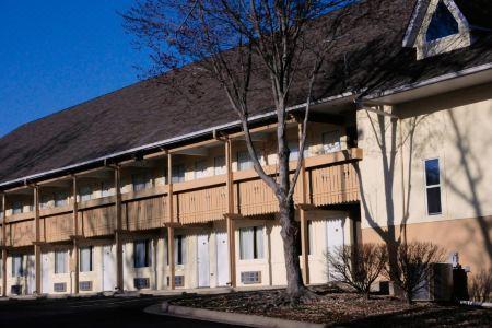 Brookwood Inn Branson - 9