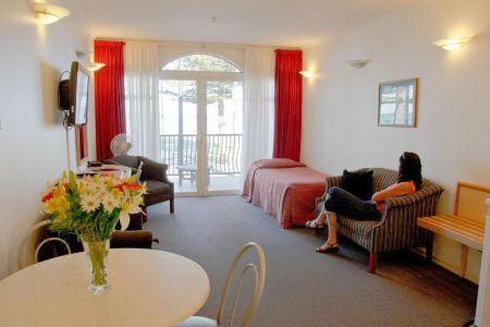 Beachfront Motel - 24