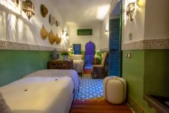Riad Kaiss by Anika - 47