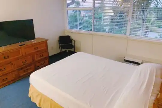 Miami Gardens Inn & Suites - 53