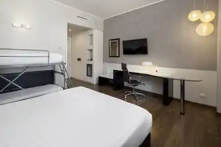 Holiday Inn Genoa City by IHG - 3