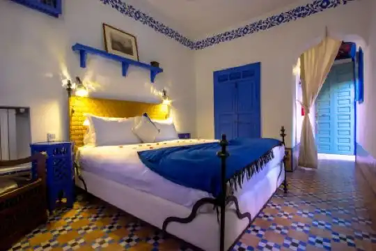 Riad Kaiss by Anika - 26