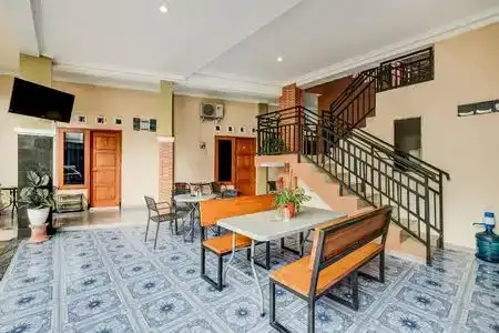 OYO 90938 Eco Guest House Syariah - 5
