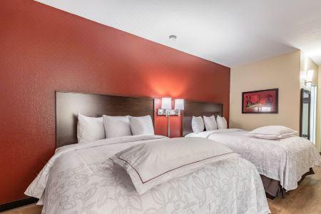 Red Roof Plus+ & Suites Houston - IAH Airport SW - 25