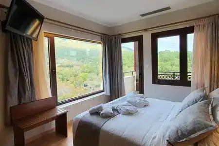 Xenios Dias Boutique - 3