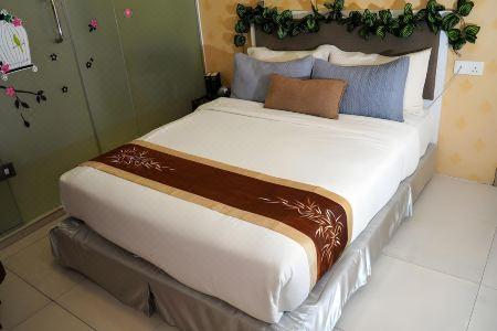 27 North Kota Kemuning Holiday Homes - 11