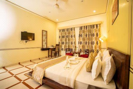 Laxmi Niwas - 41