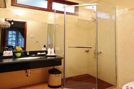 Golden Coast Resort & Spa - 18