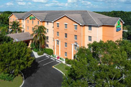 Holiday Inn Express & Suites Naples North - Bonita Springs by IHG - 0