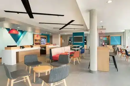avid Orlando International Airport by IHG - 6