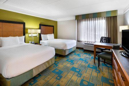 La Quinta Inn & Suites by Wyndham Greenville Haywood - 17