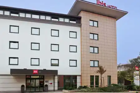 ibis Gyor - 1