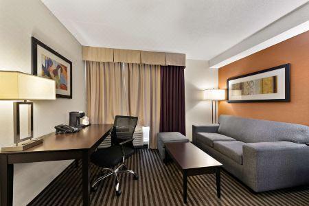 Best Western Plus Toronto North York & Suites - 22