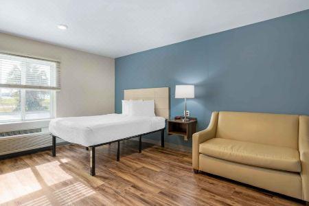 WoodSpring Suites Orlando Airport - 5