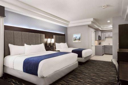 Days Inn & Suites by Wyndham Houston Hobby Airport - 9