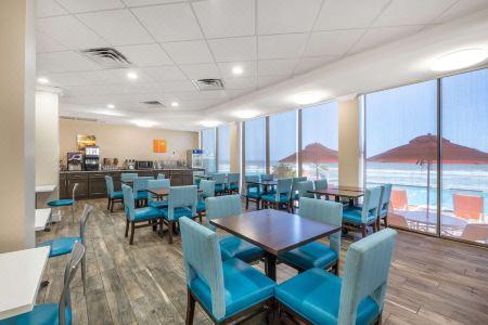 Comfort Inn & Suites Daytona Beach Oceanfront - 9