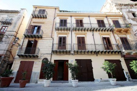 Casa Nostra Luxury Suites - 3