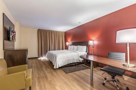 Red Roof Plus+ & Suites Houston - IAH Airport SW - 0