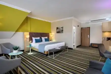 Leonardo Budapest - 4