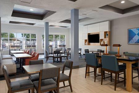 Holiday Inn Express St. Petersburg North (I-275) by IHG - 4